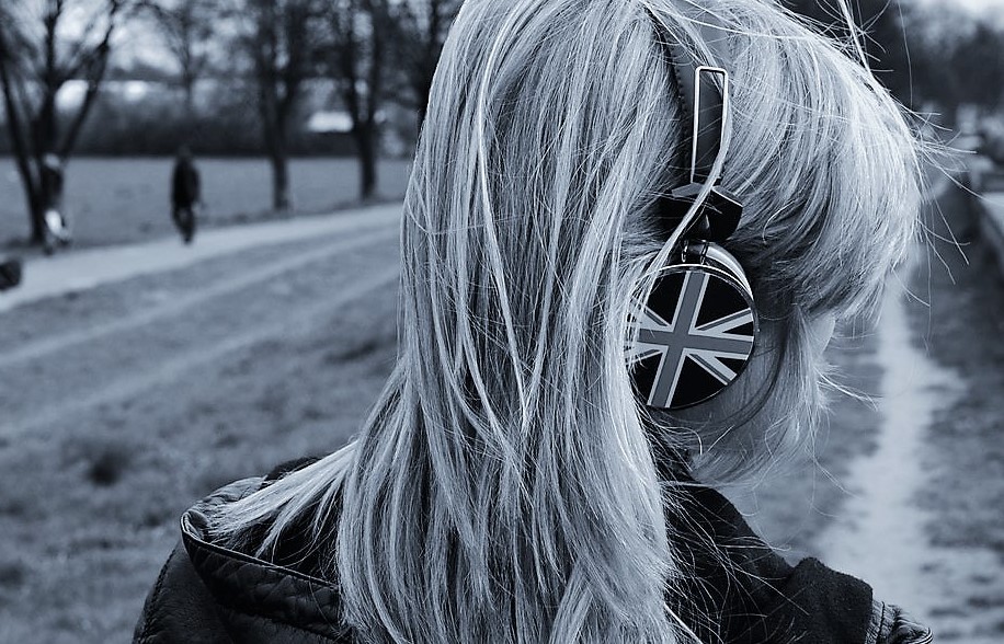 Registering as a British citizen: children born in the UK